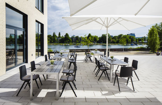 Brunner A- Chair Hotel Restaurant Gastronomie Cafe Kantine Möbel Modern Outdoor