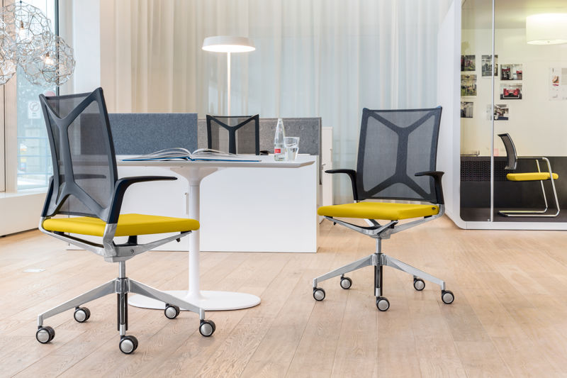 Girsberger Camiro Bürostuhl gelb schwarz Netzrücken ergonomischer Arbeitsplatz Konferenzstuhl Konferenzraum Besprechungsraum