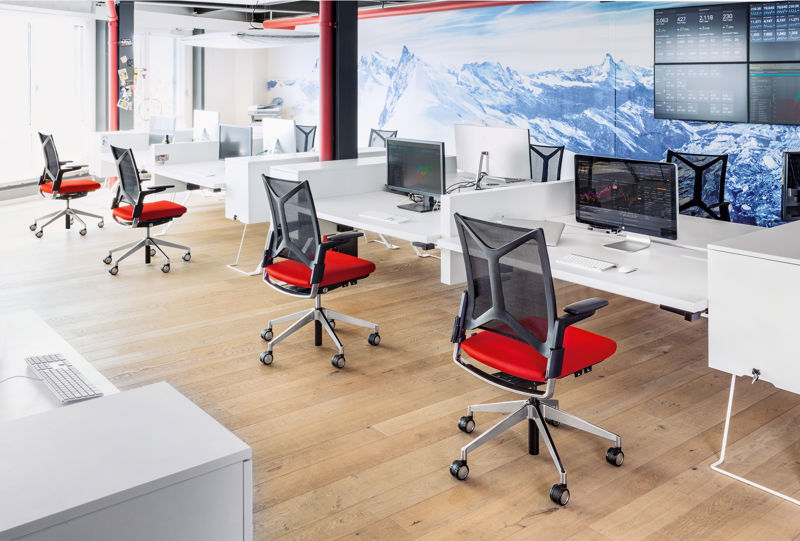 Girsberger Camiro Bürostuhl rot schwarz mit Netzrücken für ergonomischen Arbeitsplatz 