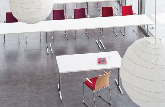 Bruner Fox Möbel für den Konferenzraum Vorlesung Besprechungsraum Uni